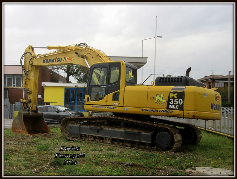 Komatsu PC350NLC-8 Lorini 001.jpg