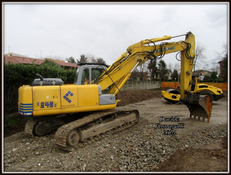 New Holland E245B Racco 002.jpg