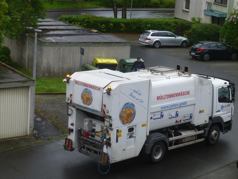 MB Atego 1530 Mülltonnen wäsche Peters GmbH 3 (Copy).jpg