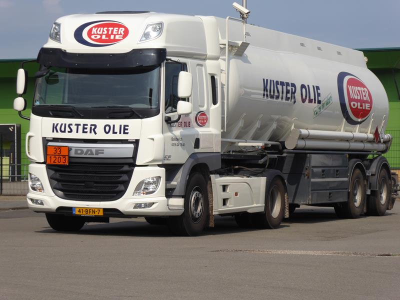 DAF CF 410 E6 Kuster Olie 1 (Copy).jpg