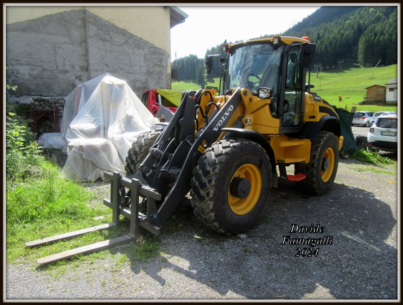 Volvo L45H 002.jpg