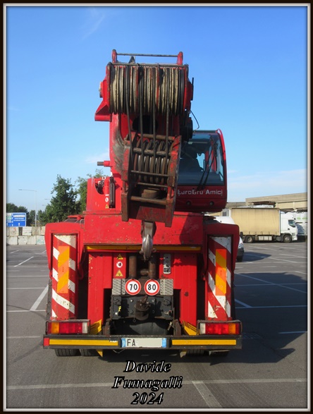 Iveco Trakker 410T50 Arosio 003.jpg