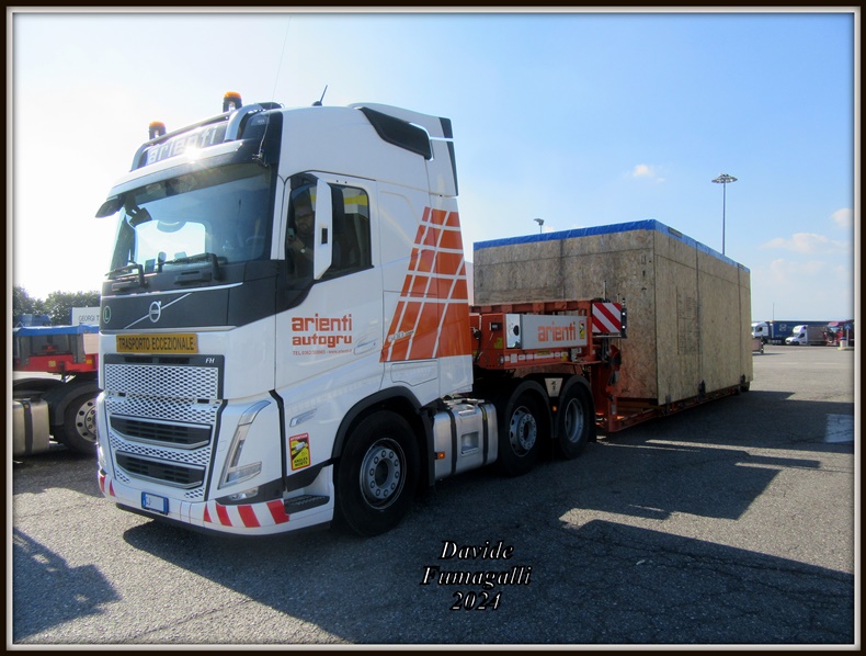 Volvo FH500 Arienti 001.jpg