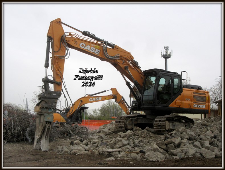 Case CX210E FIS 001.jpg