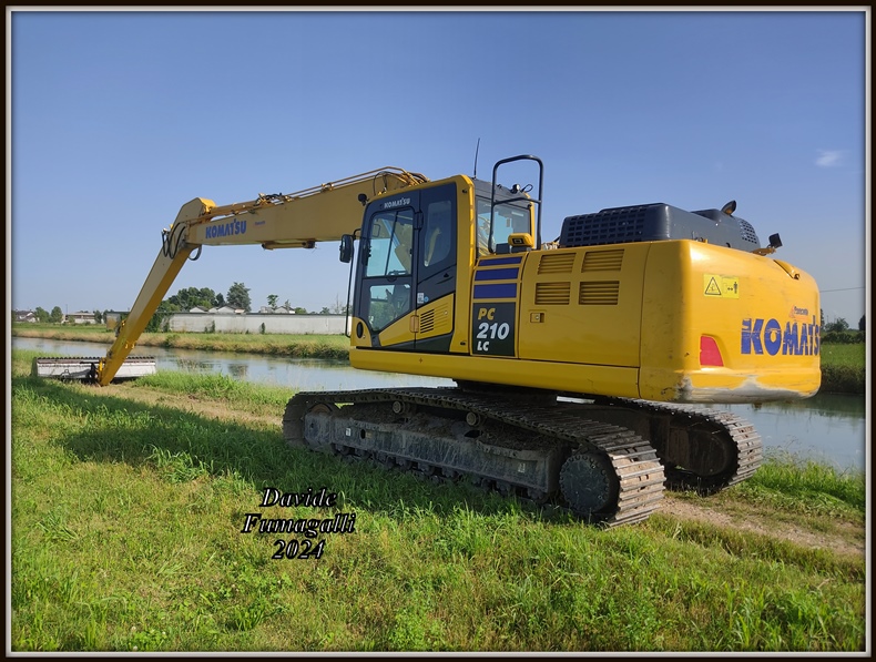 Komatsu PC210LC-11 Consorzio Irrigazioni Cremonesi (16).jpg