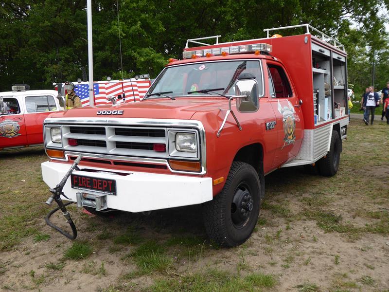 Dodge Power Ram 350 Costum Fire Rescue 1 (Copy).jpg