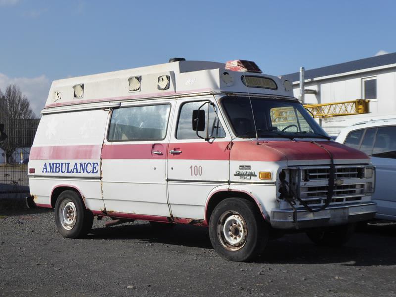 Chevrolt G30 Van Ambulance 1 (Copy).jpg