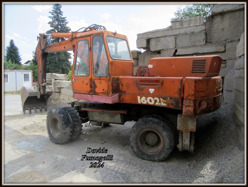 Atlas 1602E 002.jpg