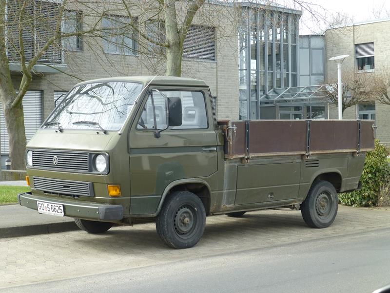 VW T3 Pritsche Oliv 1 (Copy).jpg