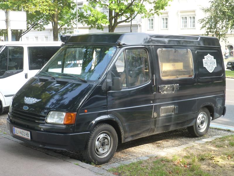 Ford Transit MK4 Black 1 (Copy).jpg