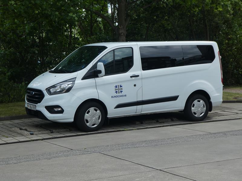 Ford Transit Custom BW 1 (Copy).jpg