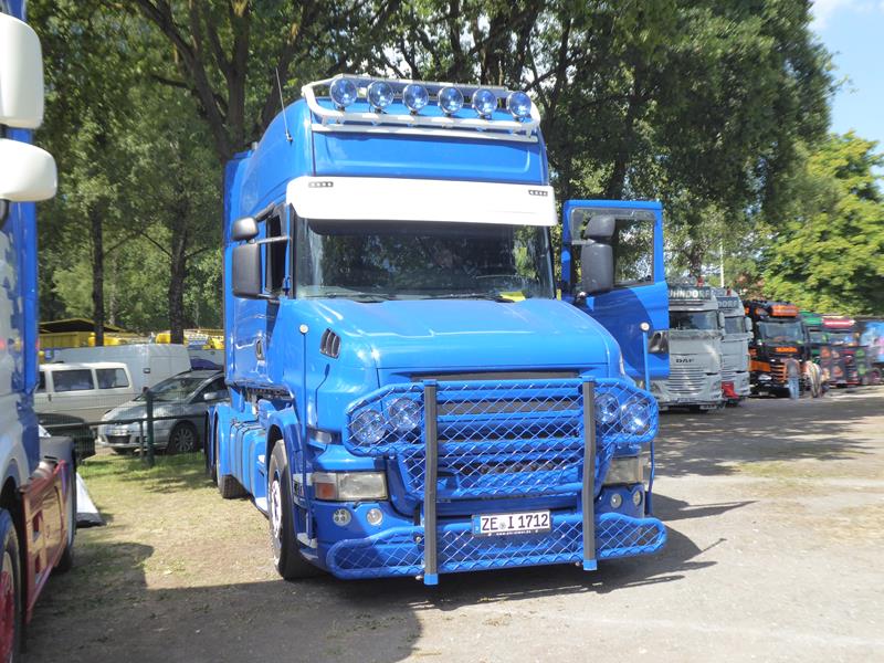 Scania T SZM Blau 10 (Copy).jpg