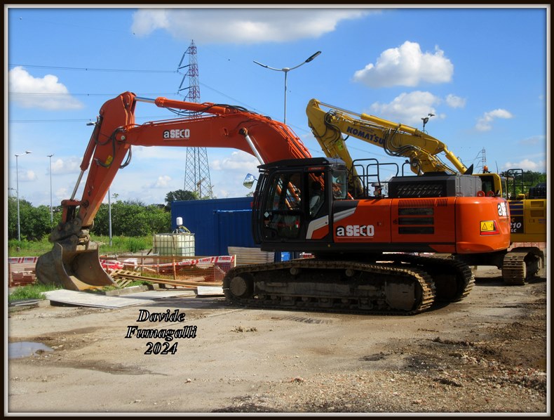 Hitachi Zaxis 350-7 Aseco 002.jpg