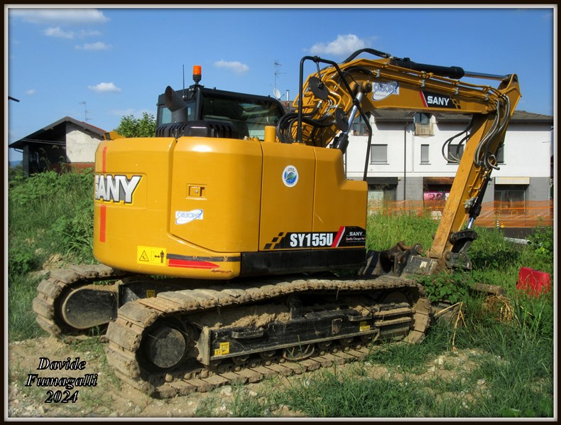 Sany SY155U 001.jpg