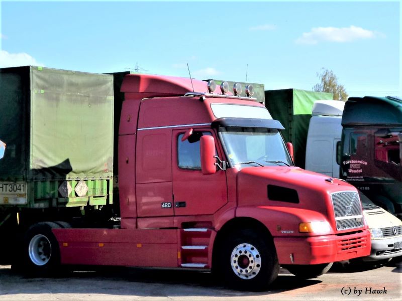 Volvo NH 12 420 (ex D)x.jpg