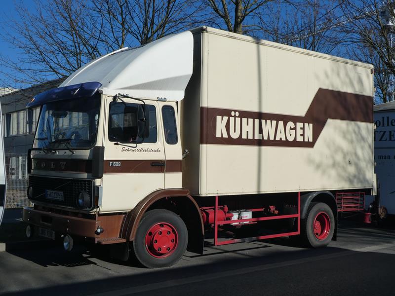 Volvo F 609 Kühlwagen 1 (Copy).jpg