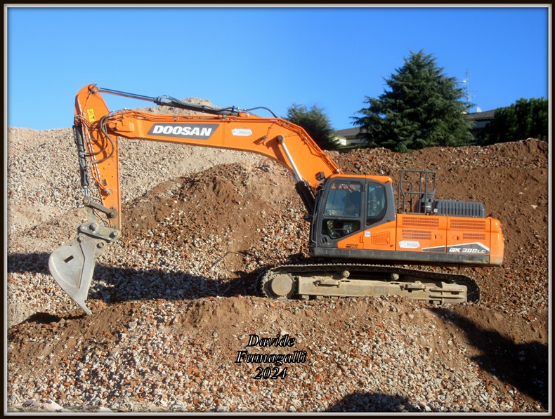Doosan 300 (2).jpg