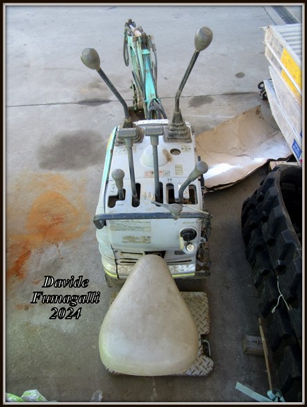 Kobelco SS 003.jpg