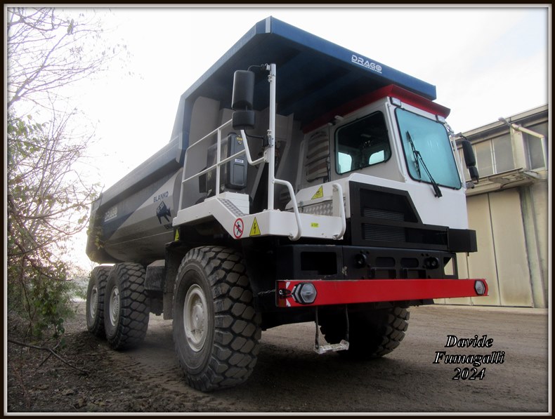dumper Drago (7).jpg