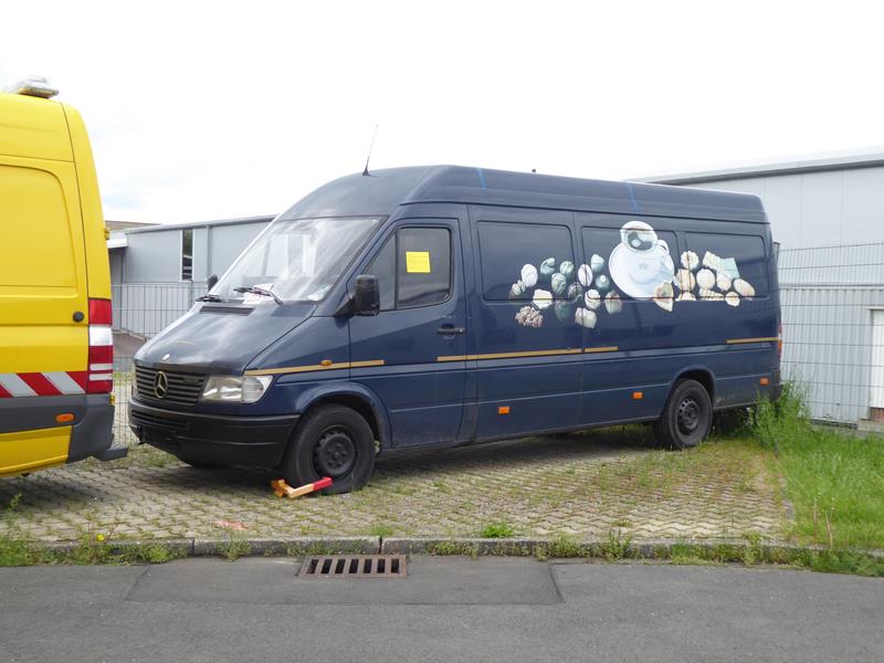 Mercedes Sprinter 312D MK1 Kasten Blau 1 (Copy).jpg