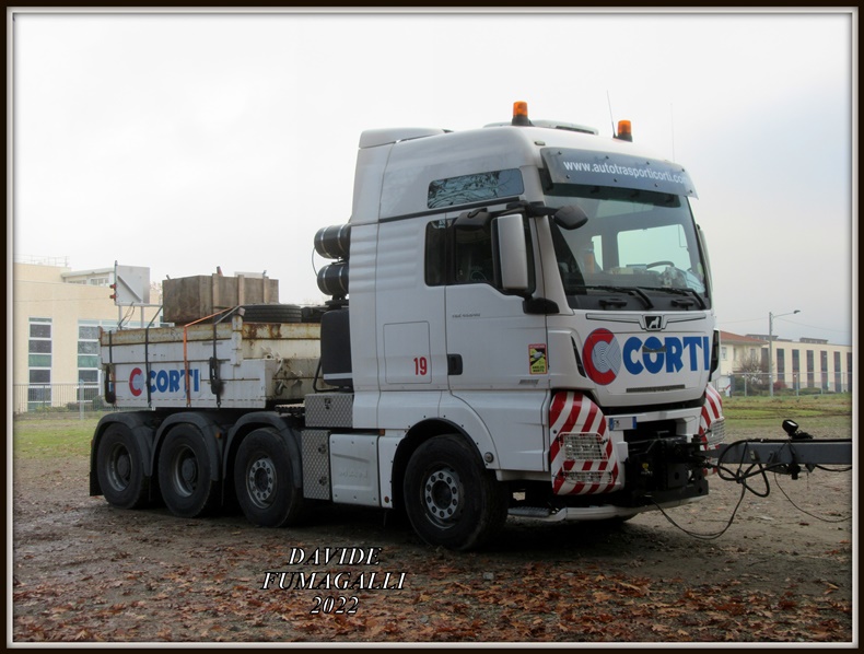 MAN TG-X 41.640 Corti 001.jpg