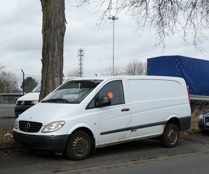 Mercedes Vito MK2 Weiss 3 (Copy).jpg