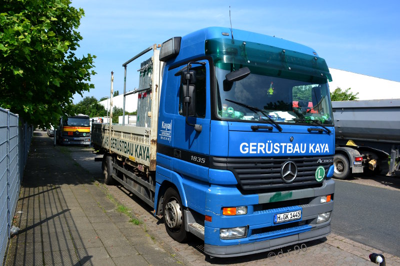 MB Actros MPI Megaspace 1835 Gerüstbau Kaya.jpg