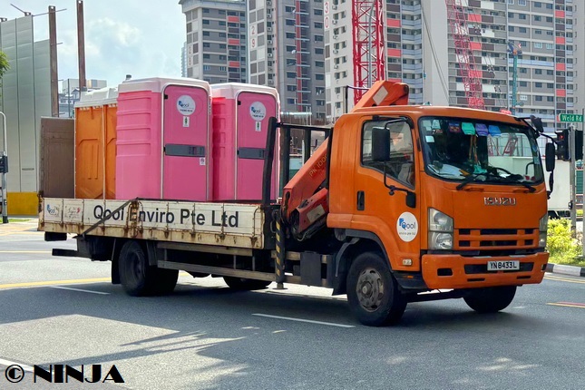 Isuzu_FR_4x2_V_HR_Palfinger_01.jpg