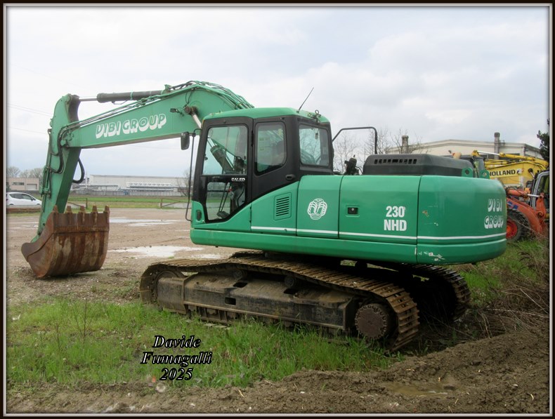 Komatsu PC230NHD-7 Vibi Group 002.jpg