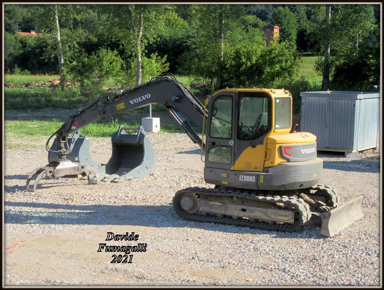 volvo ecr88d vasche 1.jpg