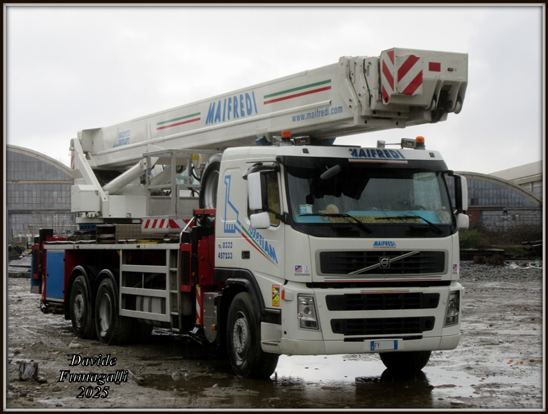 Volvo FM12-420 Maifredi.jpg