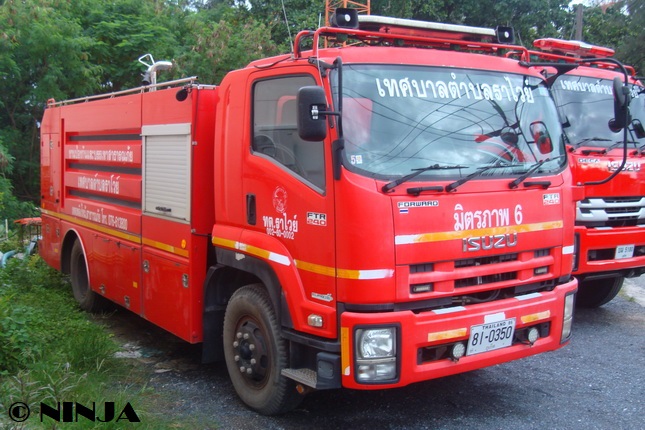 Isuzu_Forward_FTR240_4x2_Fire_THAI_01.jpg