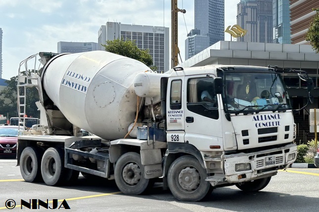 Isuzu_CYH_8x4_Mix_SGP_16.jpg