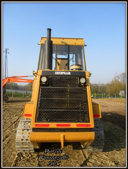 Caterpillar 963 003.jpg