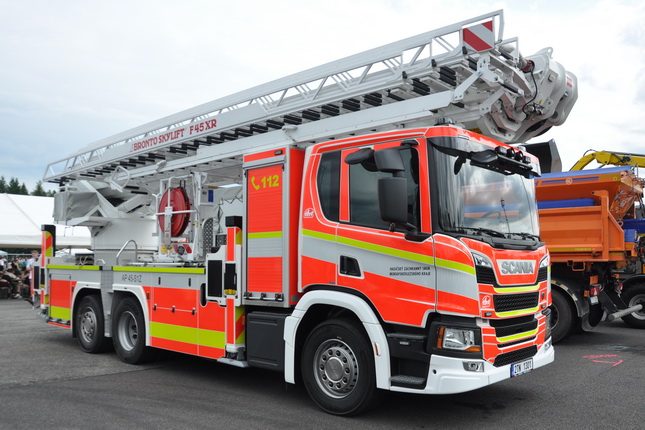  Scania_P440_E6_6x2_Bronto_Skylift_F45XR_
05.jpg