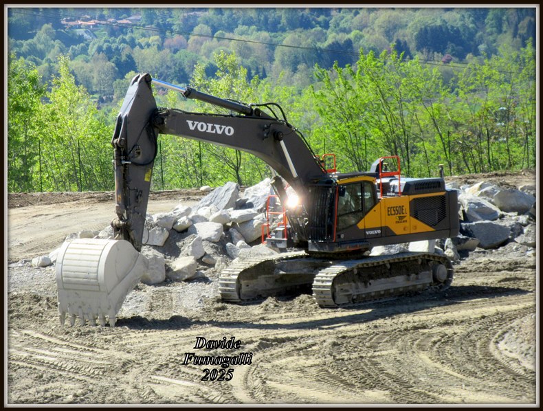 Volvo EC550E Italcave 002.jpg