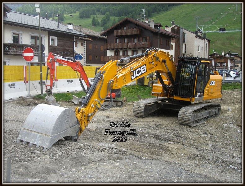 JCB 200X Livigno Scavi 001.jpg