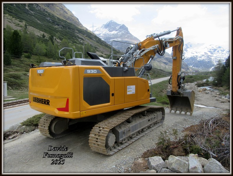 Liebherr R930 Costa 002.jpg