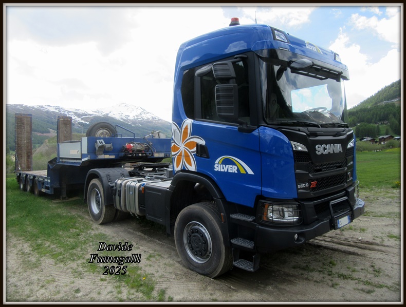 Scania 560G XT Silver.jpg