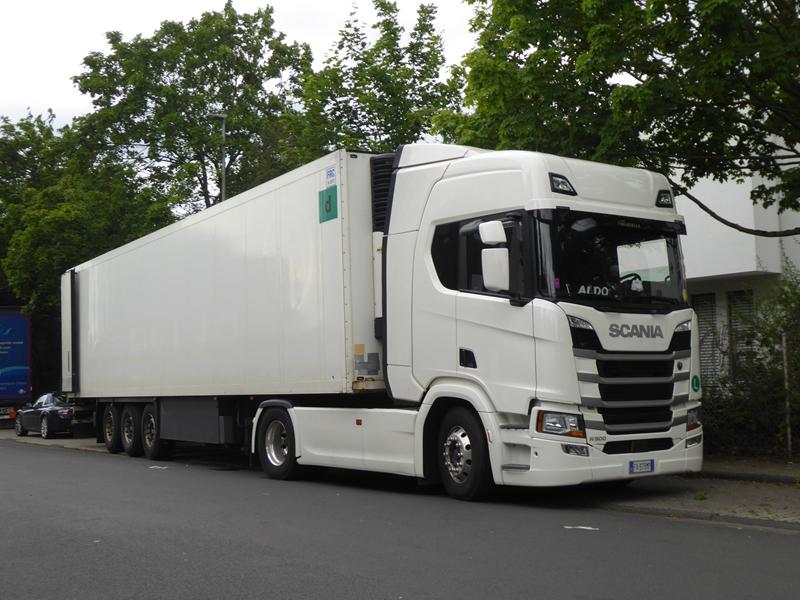 Scania New R500 SZM Italien Weiss 2 (Copy).jpg