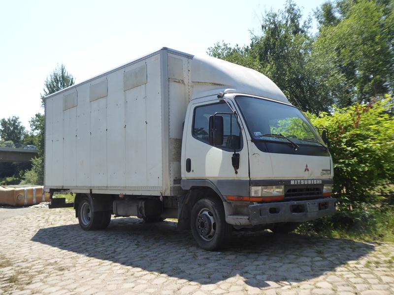 Mitsubishi Canter MK6 Koffer Weiss 2 (Copy).jpg