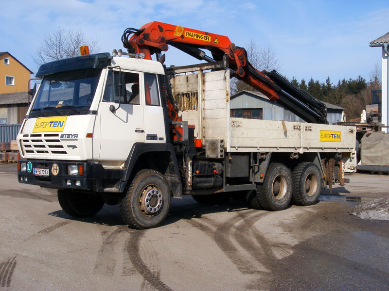 Europten_32S36_6x6_Pritsche_Frontkran_02.jpg