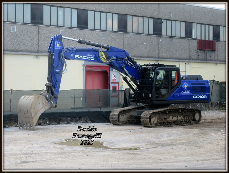 Case CX210E Racco 001.jpg