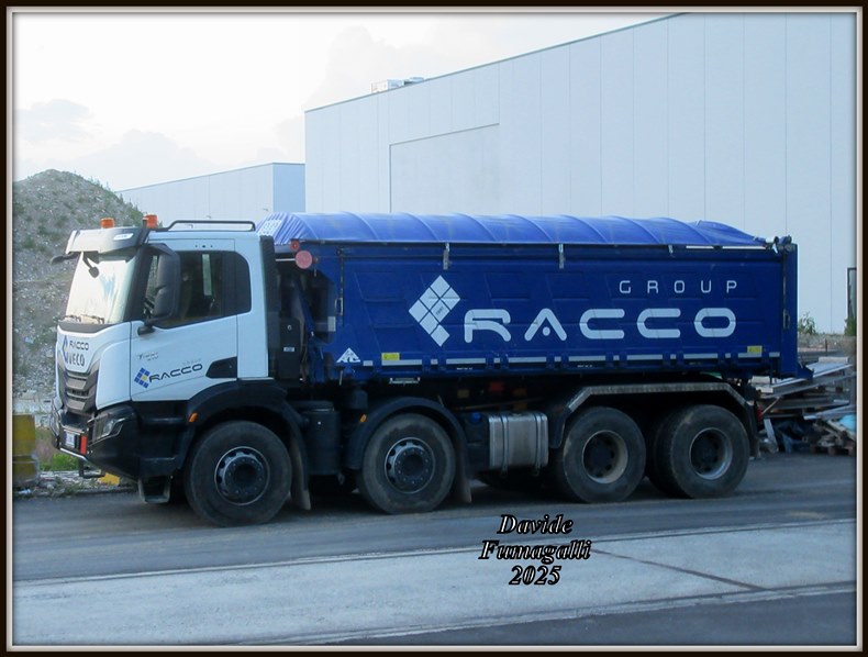 Iveco T-WAY 510 Racco 001.jpg