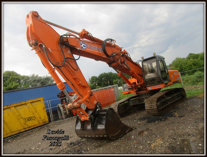Fiat Hitachi EX355 Colleoni (3).jpg