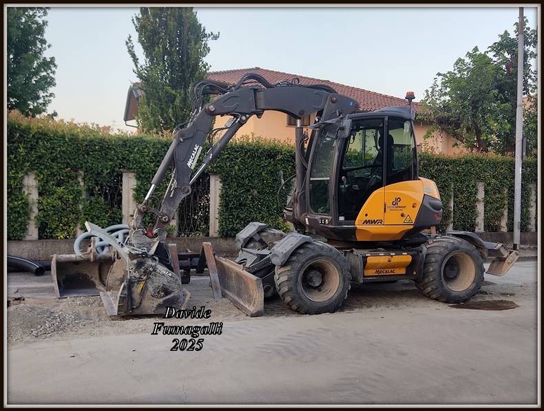 Mecalac 11MWR TecnoStrade 001.jpg