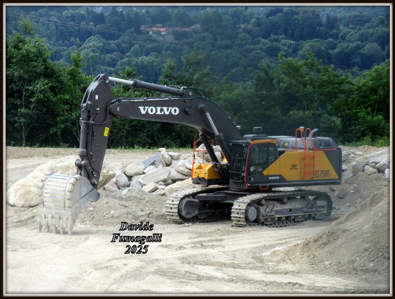 Volvo EC750E Italcave 001.jpg