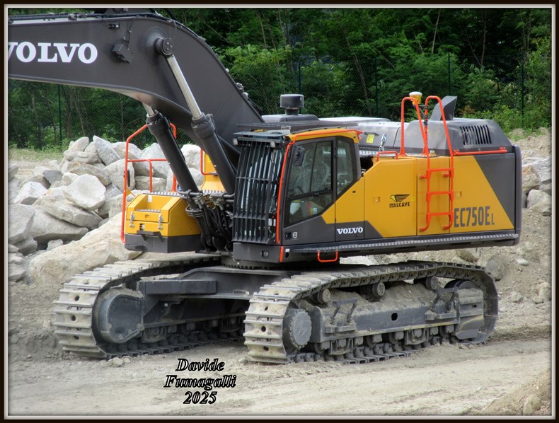 Volvo EC750E Italcave 002.jpg