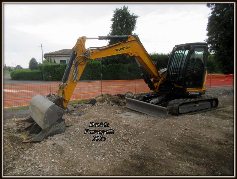 Yanmar Vio80 Kilotou 001.jpg