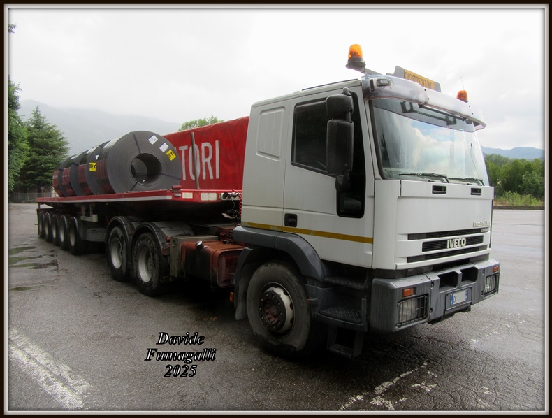 Iveco Eurotrakker 720E44 Battazza 003.jpg